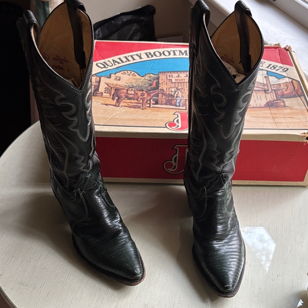 Vintage Justin Boots Women's Black and green lizard Western Boots sz 6